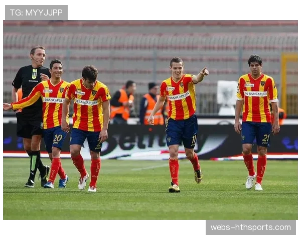 莱切进攻火力薄弱难造威胁 面对国米高压逼抢难有还手 莱切进攻火力薄弱难造威胁 面对国米高压逼抢难有还手